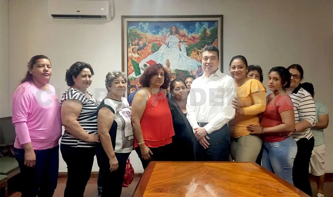 Recibe Rutilio a mujeres organizadas de El Parral