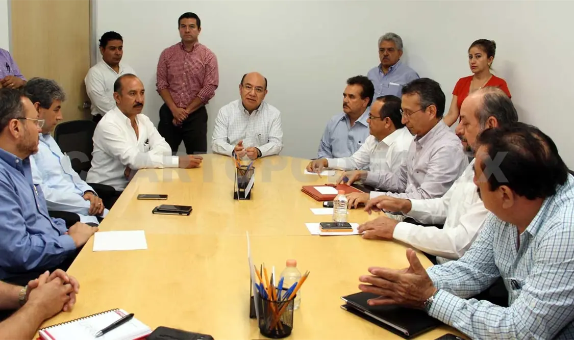 Exhortan a funcionarios a cumplir con expectativas