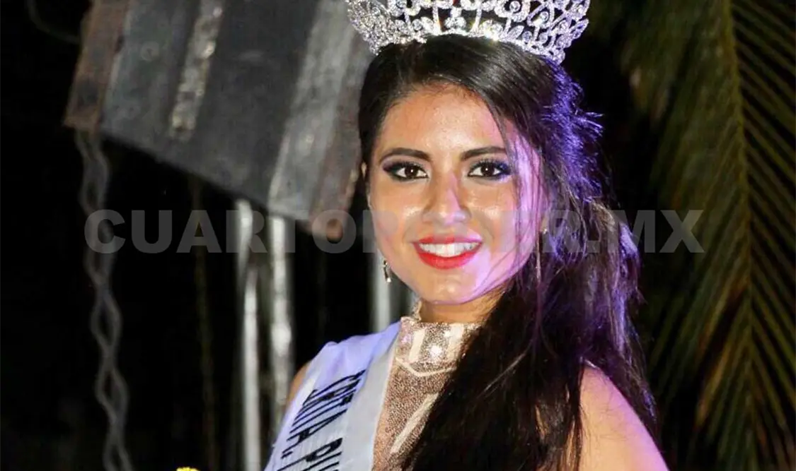 Coronan a Señorita Puerto Arista 2017