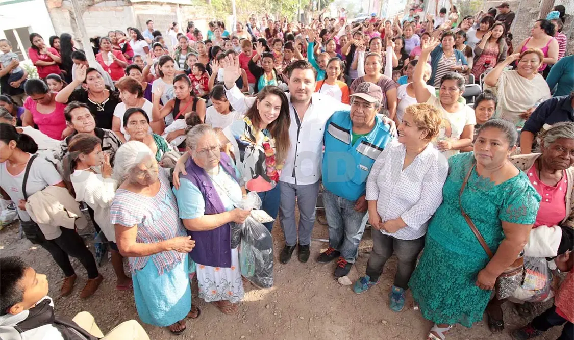 Entregan apoyos de Un Futuro DIFerente
