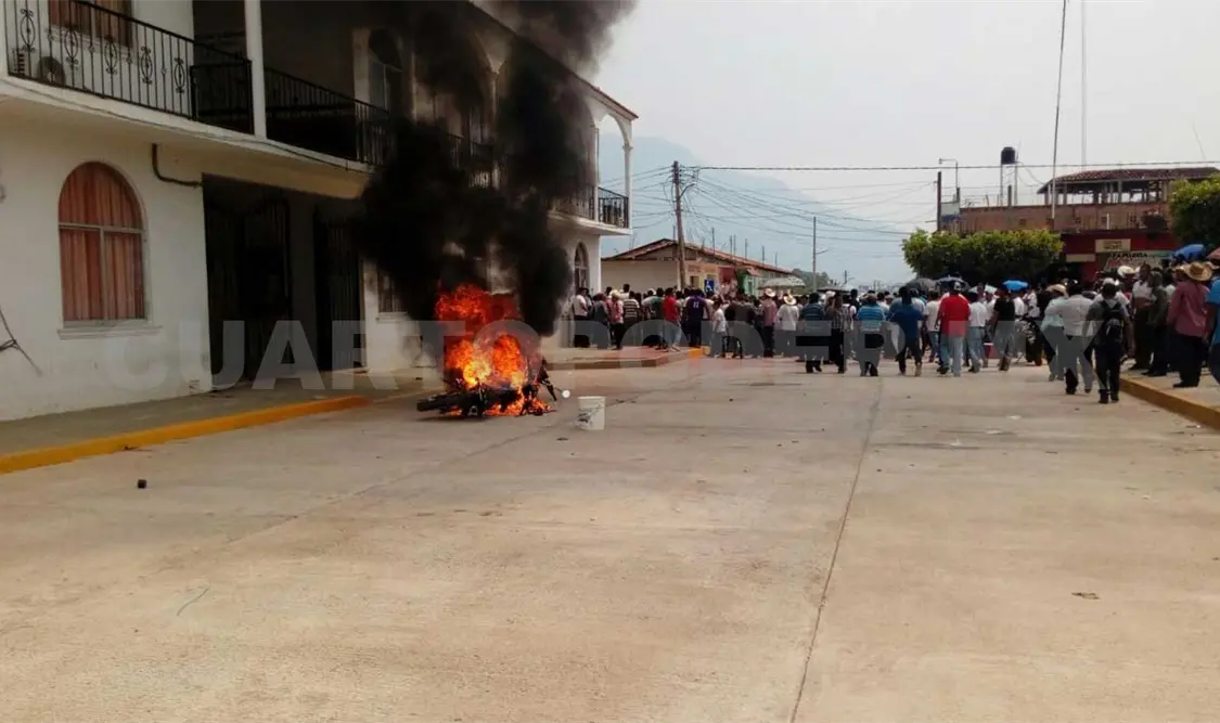 Protesta por feminicidio termina con destrozos