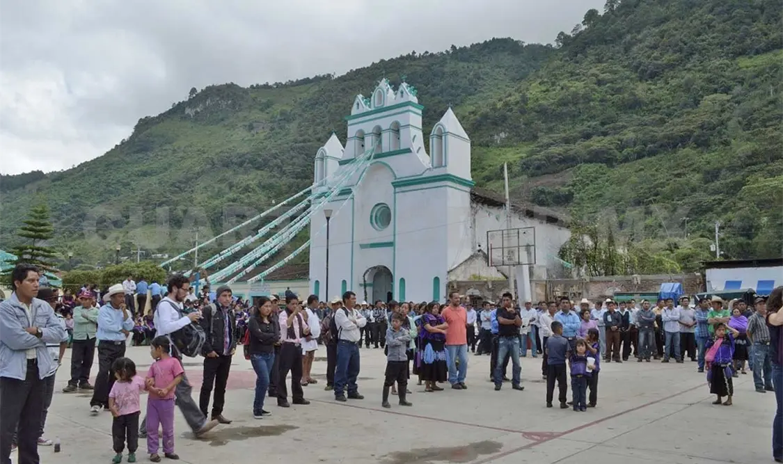 Desplazados exigen mesa de diálogo