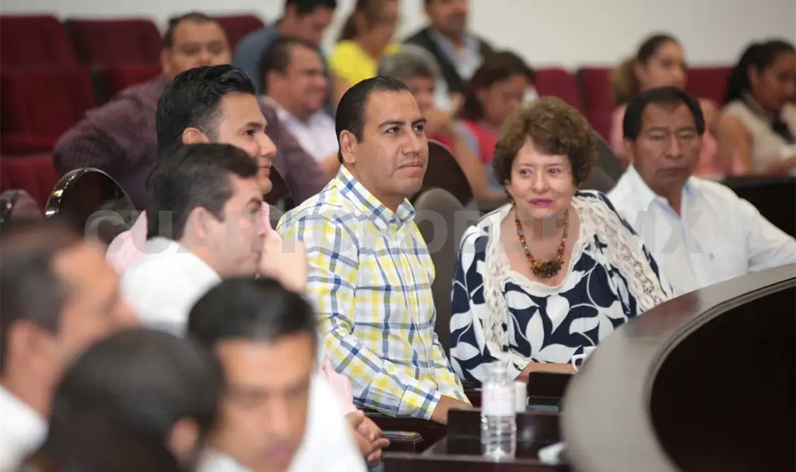 Presenta ERA iniciativa de ley de municipalización