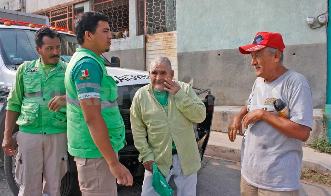 Abejas atacan a joven, anciano y a una perra