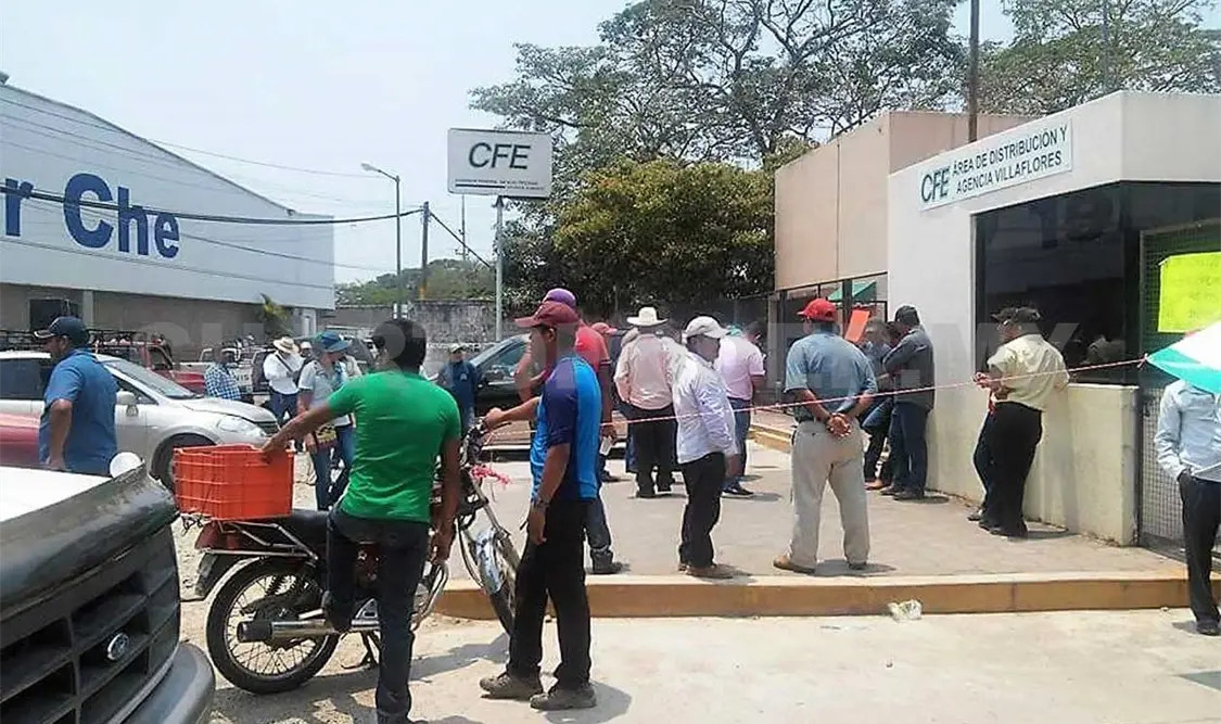 Ejidatarios toman las oficinas de la Comisión Federal de Electricidad