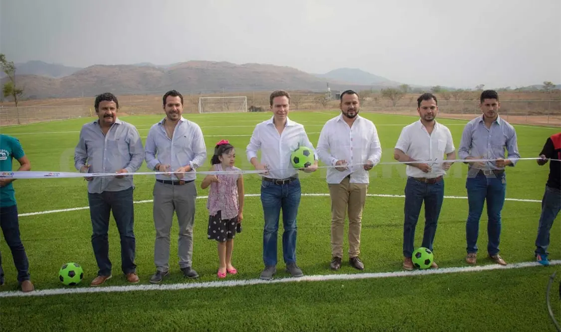 Inauguran campos de Futbol en Cintalapa