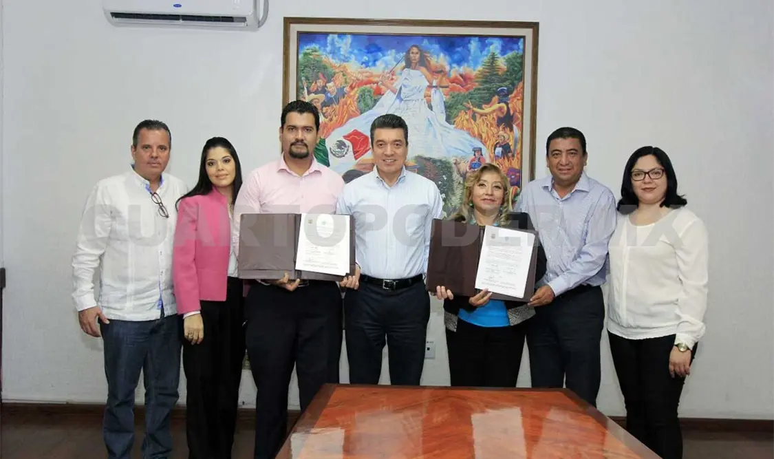 Rutilio Escandón firma convenio con CIIJUS