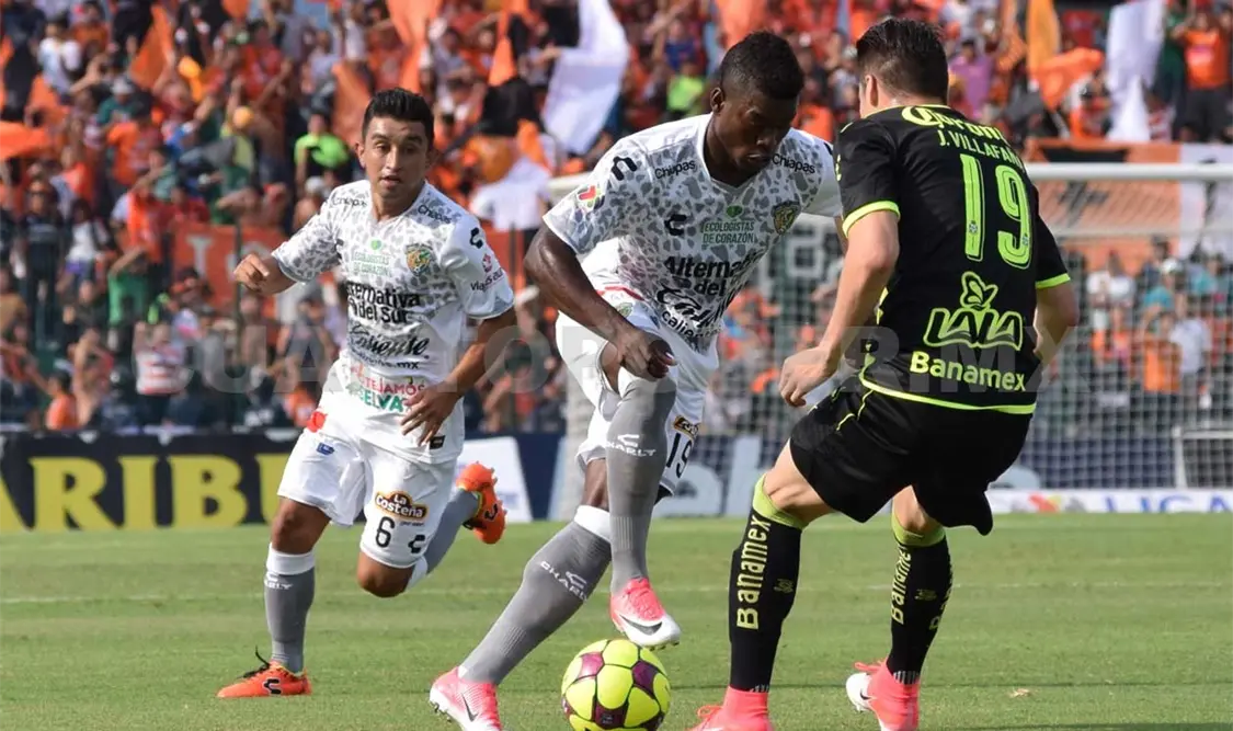 Jaguares no pudo en casa, apenas empató a dos goles y se complica en la porcentual. Guillermo Ramos / CP