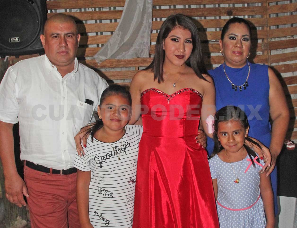 Jennifer festejó sus XV años