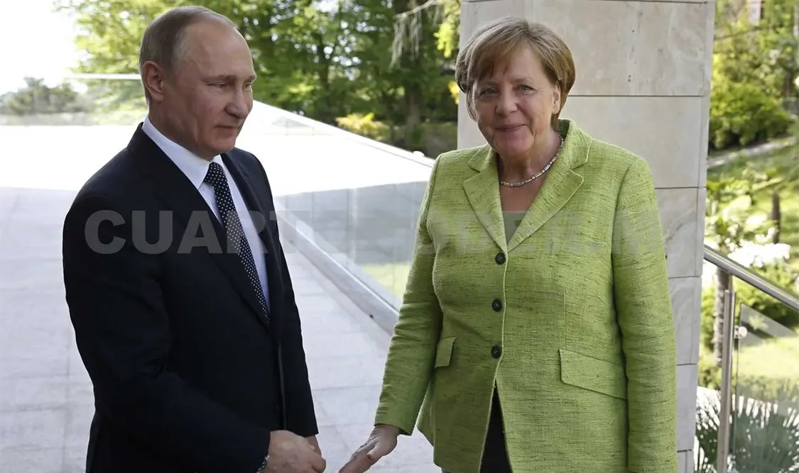 Putin y Merkel abordan la guerra de Siria