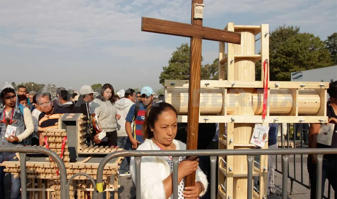 México celebra a la Santa Cruz, de origen romano