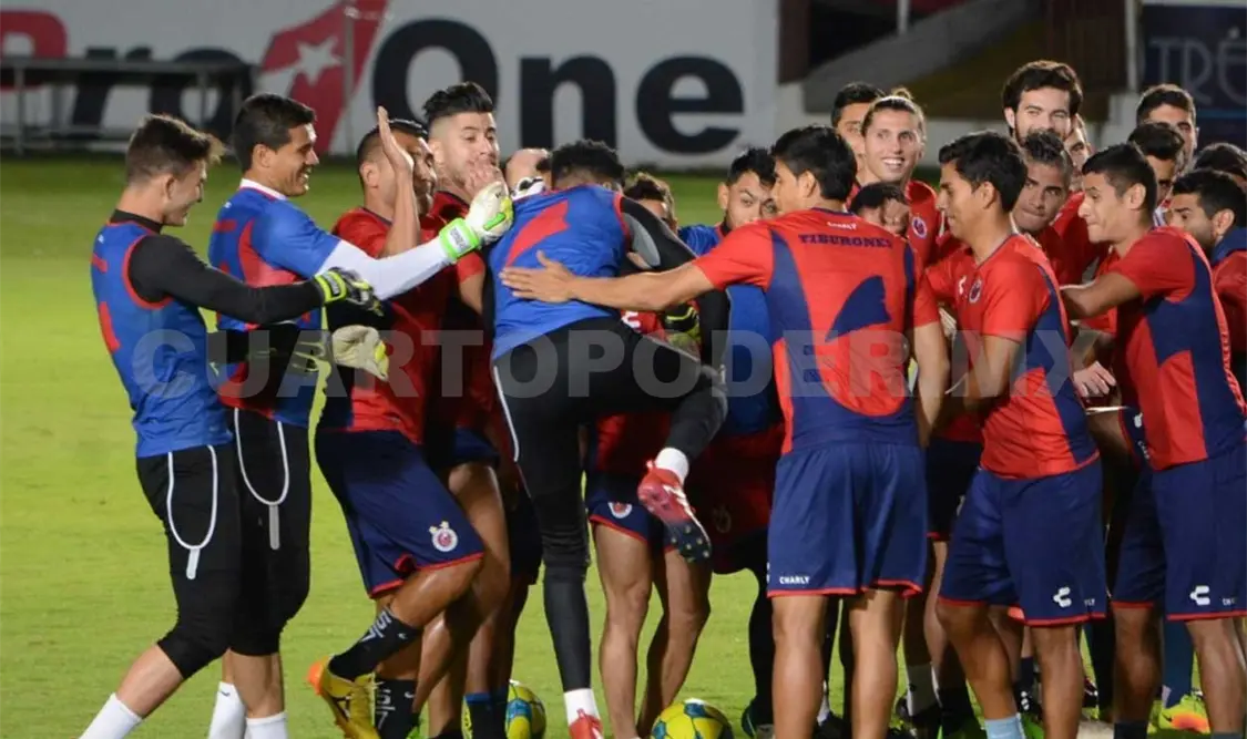 Tiburones Rojos define estrategia para último juego