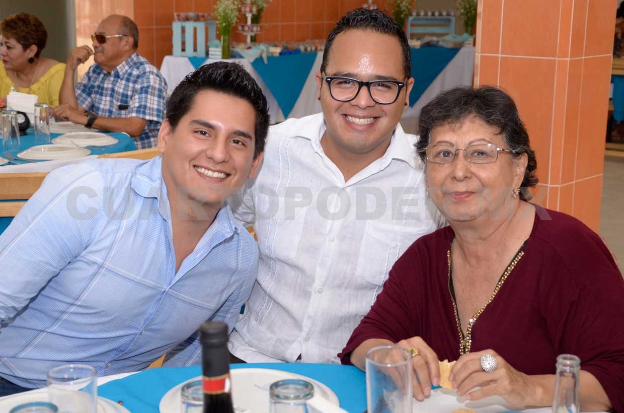 Diego recibió la comunión