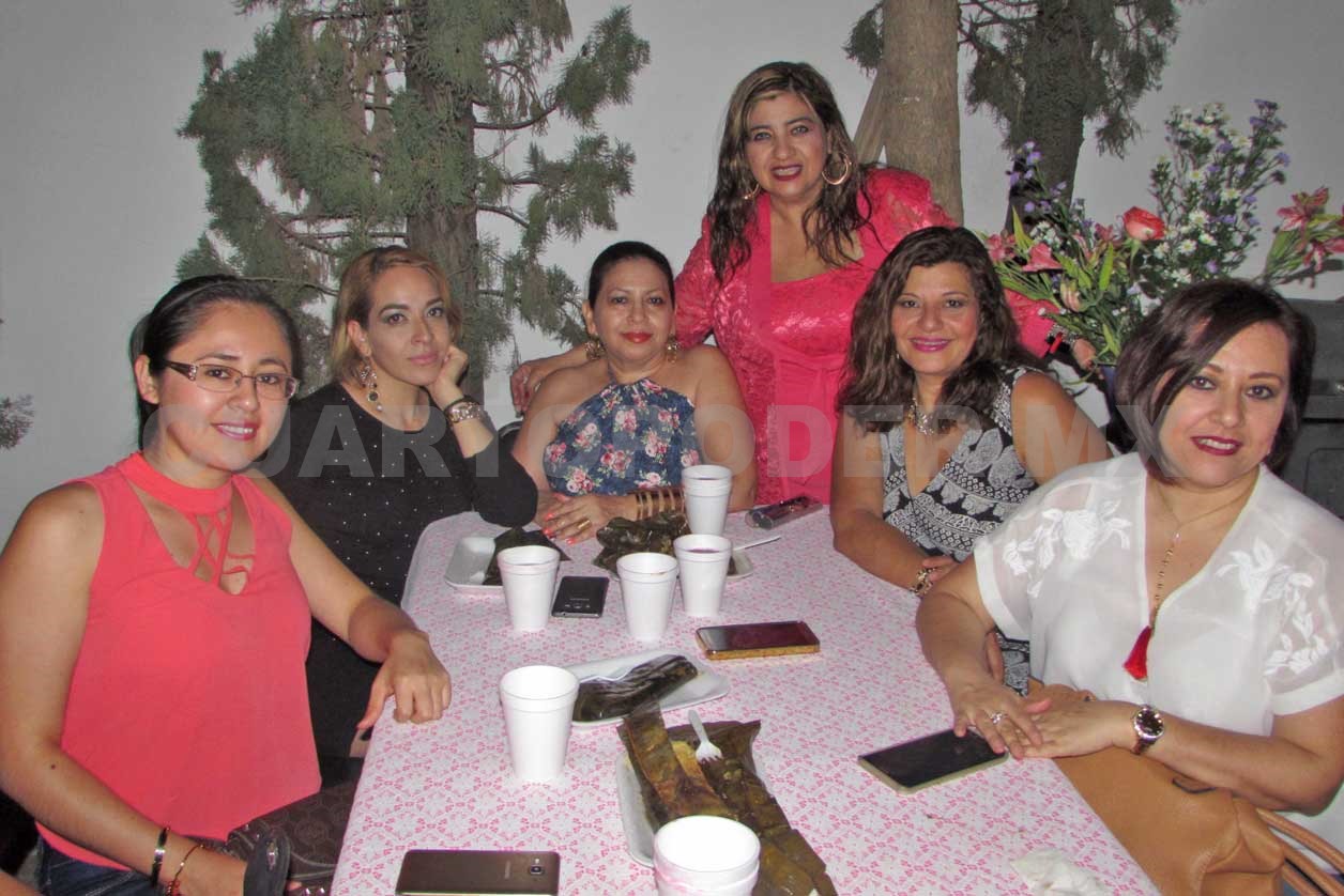 Susi celebró en compañía de sus amigos