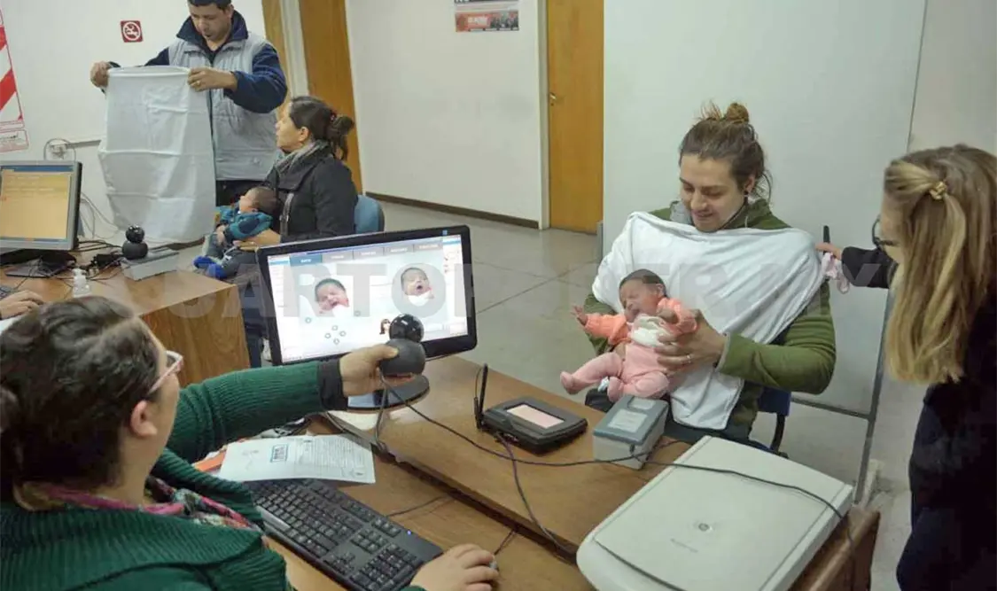 Plantean equidad al registrar apellidos