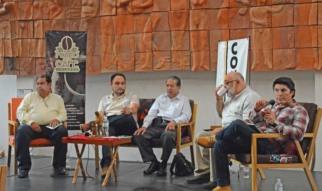 La mesa de presentación. Darwin Mendoza