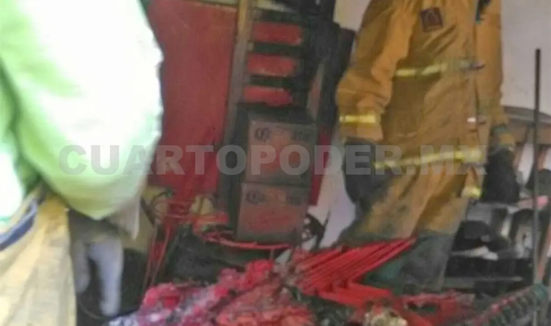 Niños incendian habitación