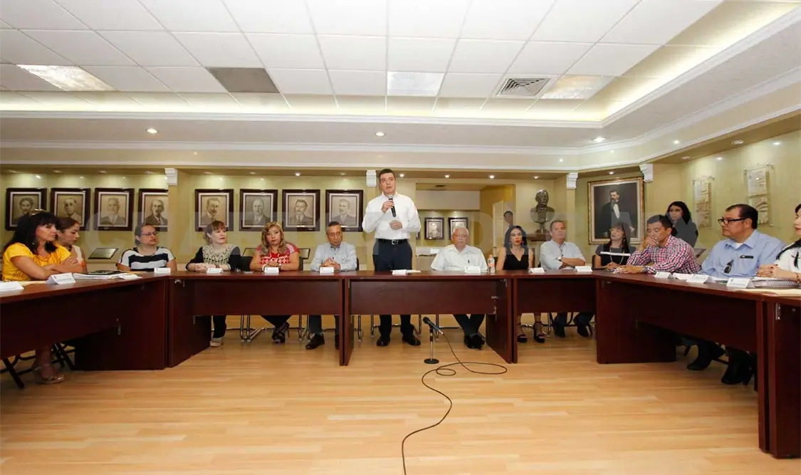 Realizan conversatorio en justicia para adolescentes