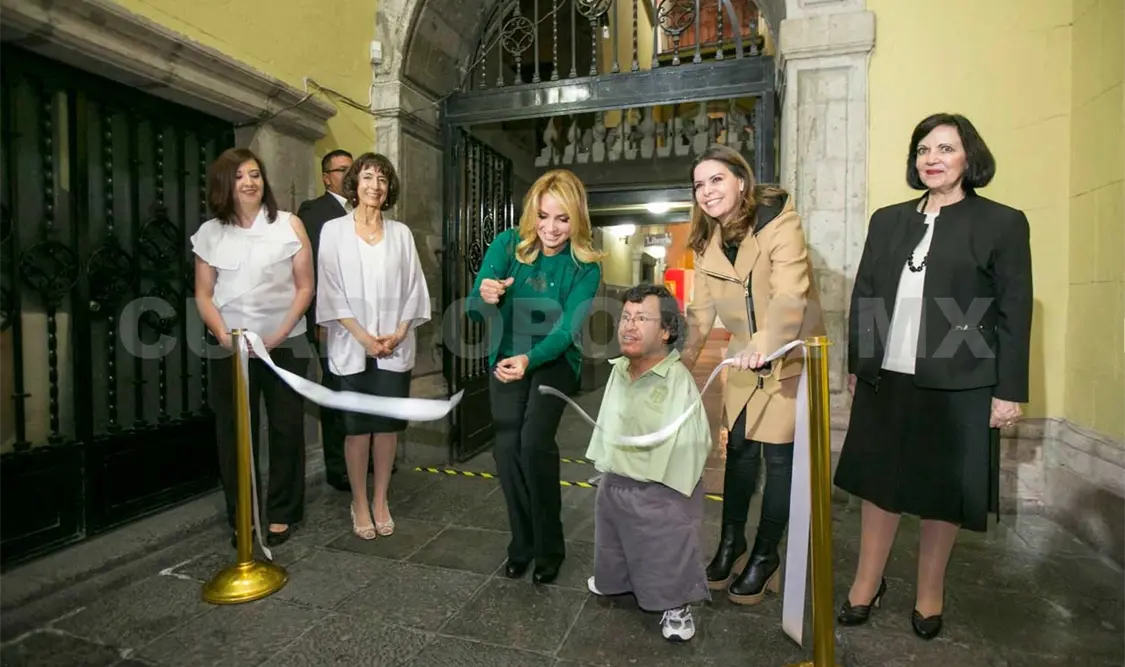 Angélica Rivera promueve arte de discapacitados