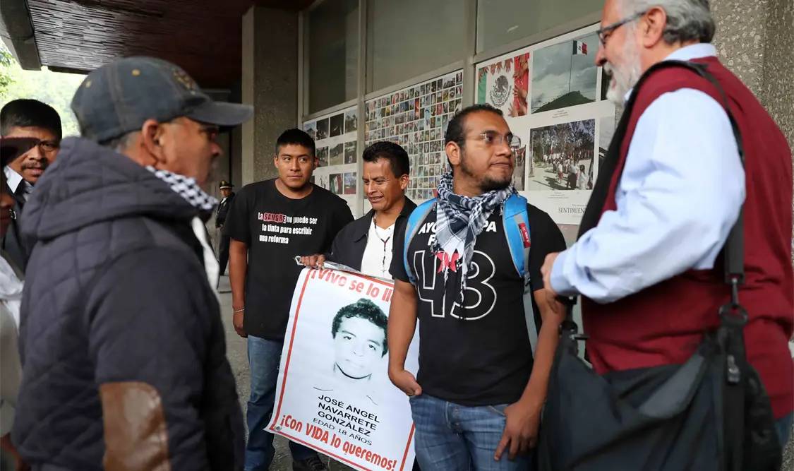 Segob y padres de los 43 reanudan el diálogo