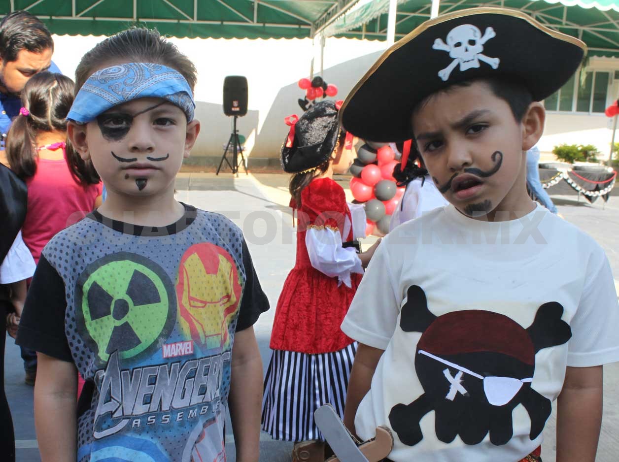 Disfrutaron el festival estilo pirata
