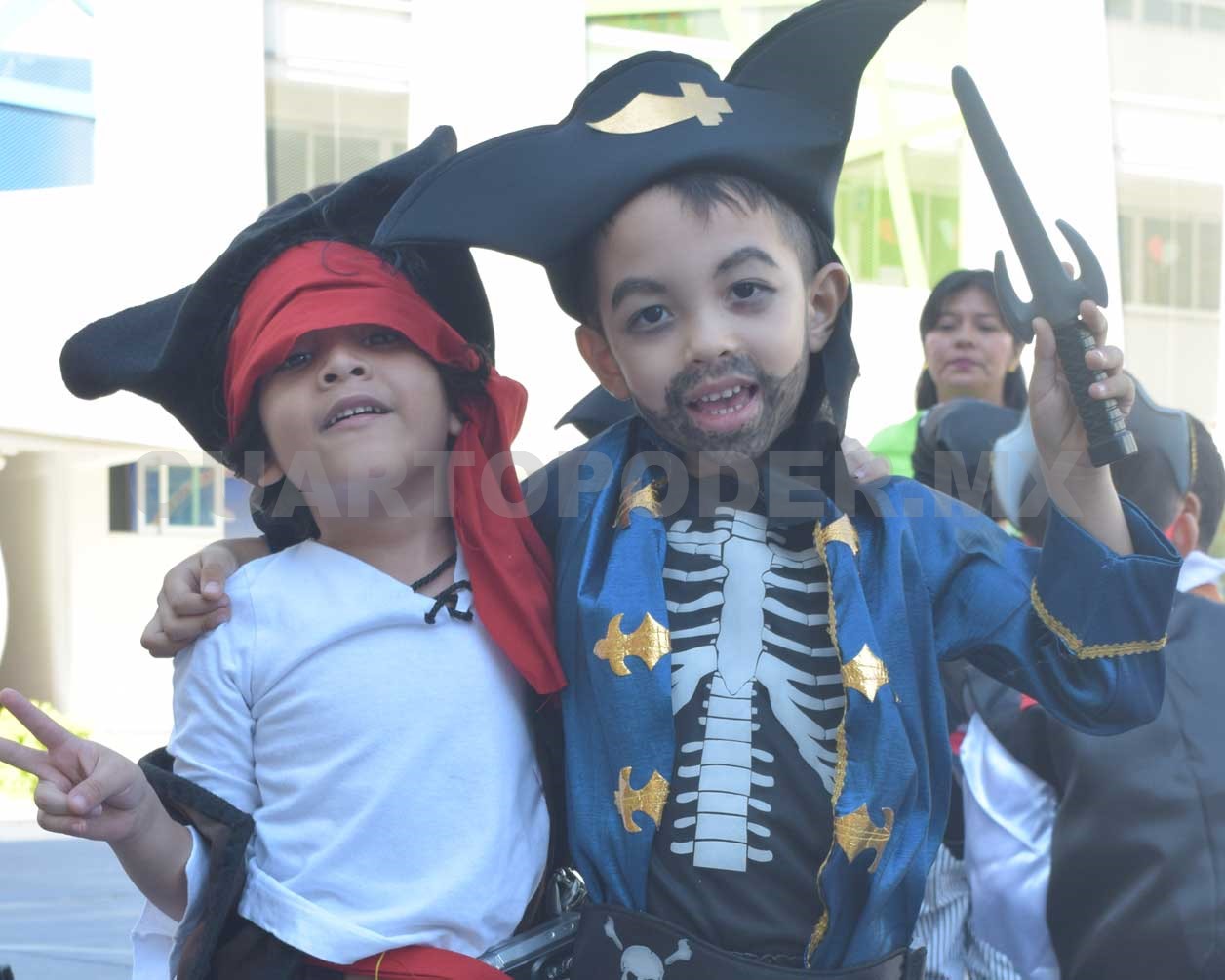 Disfrutaron el festival estilo pirata