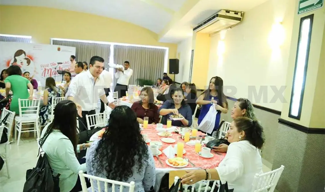 Congreso celebran a las jefas de familia