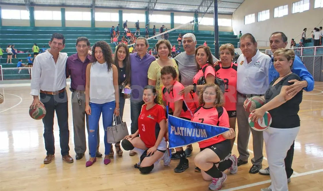 Muchas mamás se destacan en el deporte