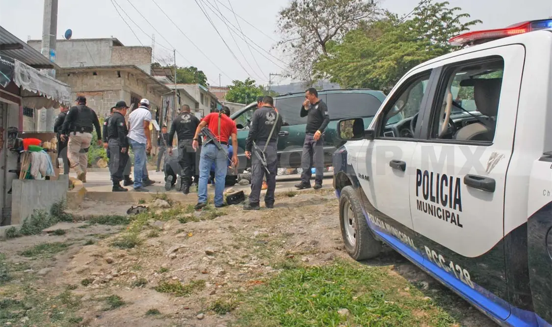 Ladrones disparan contra policías