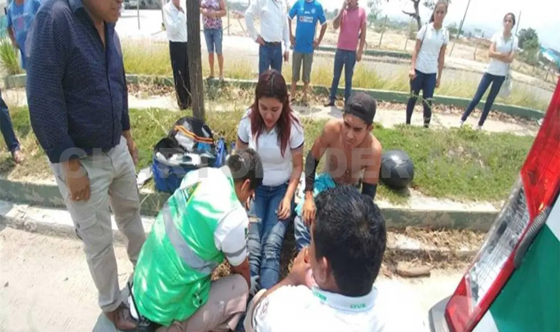 Otra pareja del Cobach se accidenta en moto