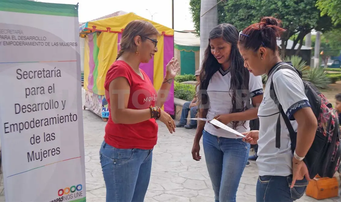 Instalan stand informativo en la colonia Terán