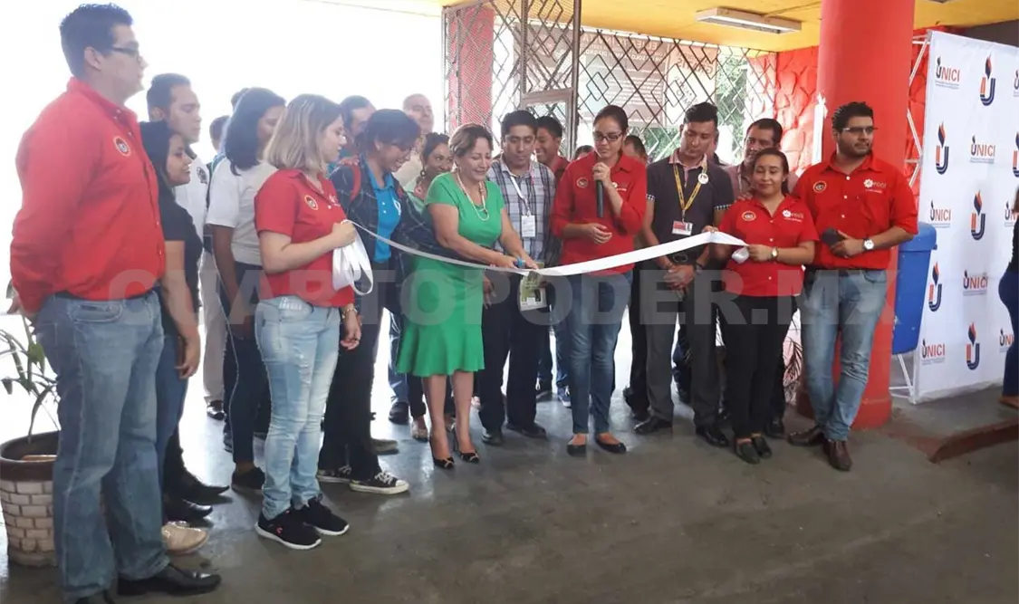Realizan expoferia de profesión gráfica