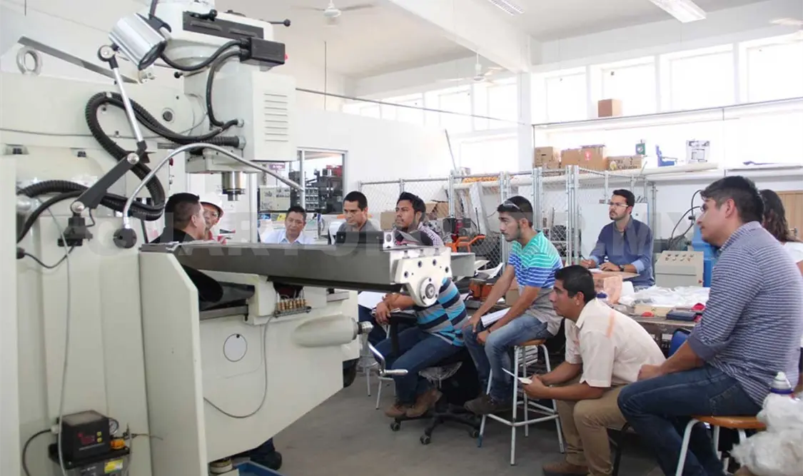 Fortalecen equipamiento y laboratorios