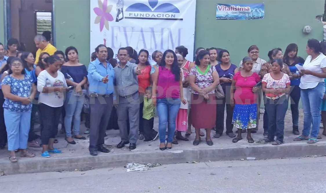 Acciones gratuitas en colonias de Tuxtla