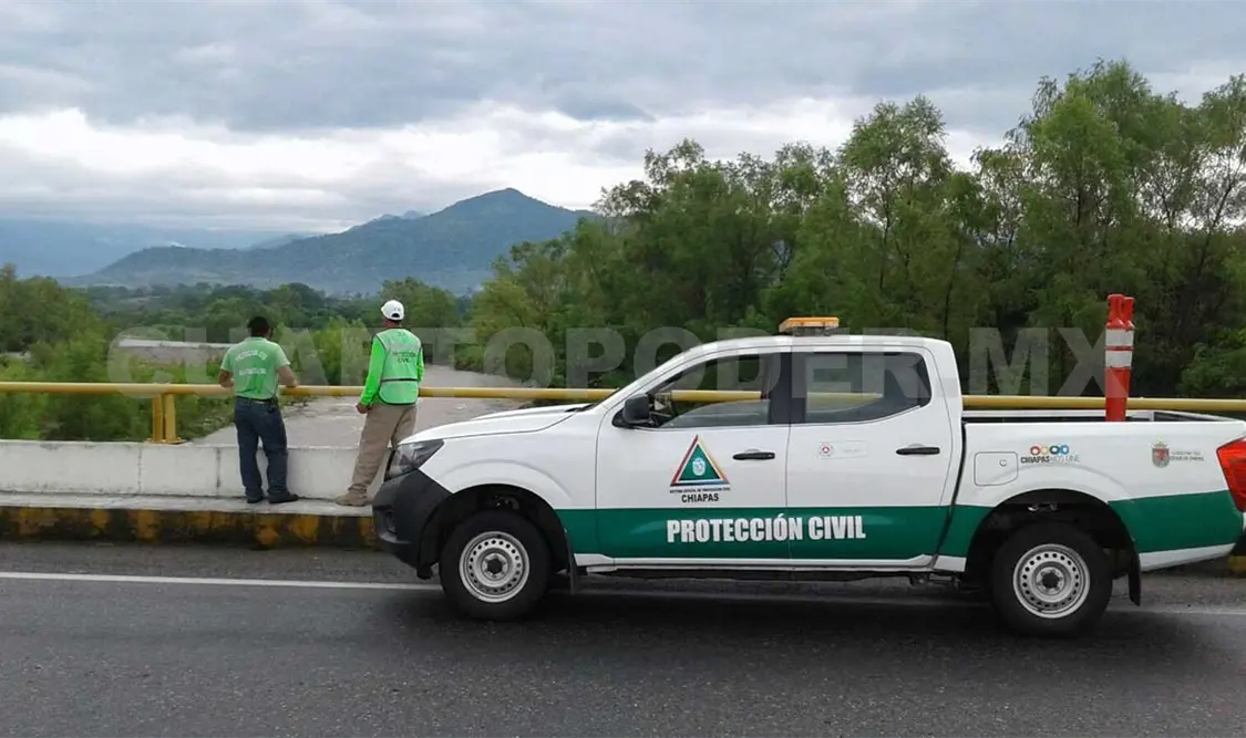 Continúa el monitoreo por el paso de Adrián