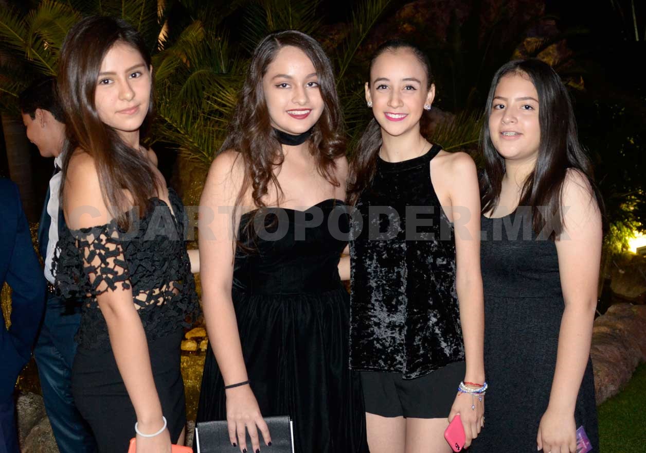 Alejandra festejó sus XV años