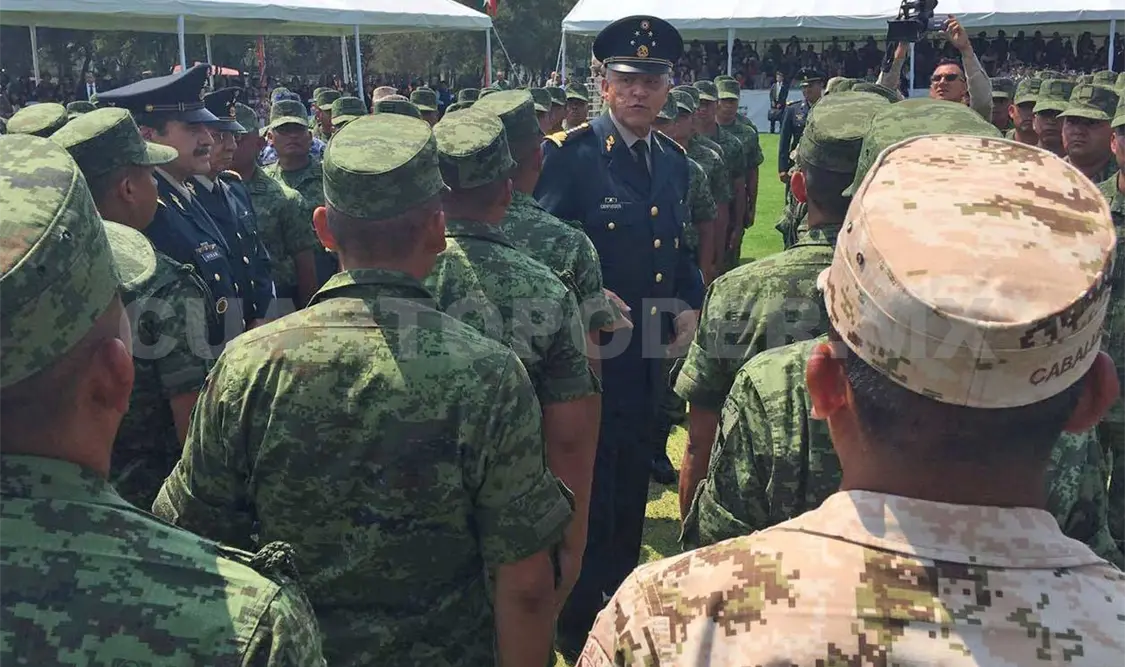 El secretario de la Defensa Nacional, Salvador Cienfuegos, encabezó la ceremonia de graduación de 212 soldados egresados de la Escuela Militar de Capacitación de Tropas del Servicio de Ingenieros. El Universal