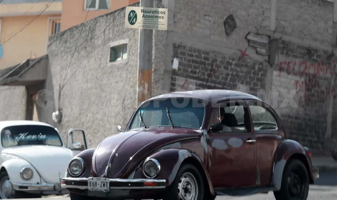 Los vochos en Cuautepec resolvieron la necesidad de transporte: se convirtieron en taxis.