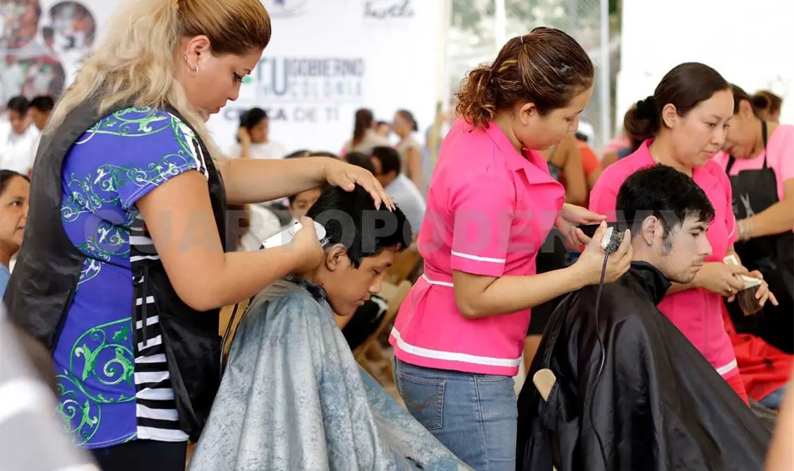 Beneficia programa “Gobierno en tu Colonia” a familias