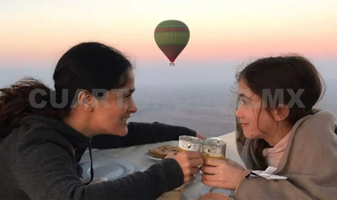 Hija de Salma Hayek crea pelota elástica