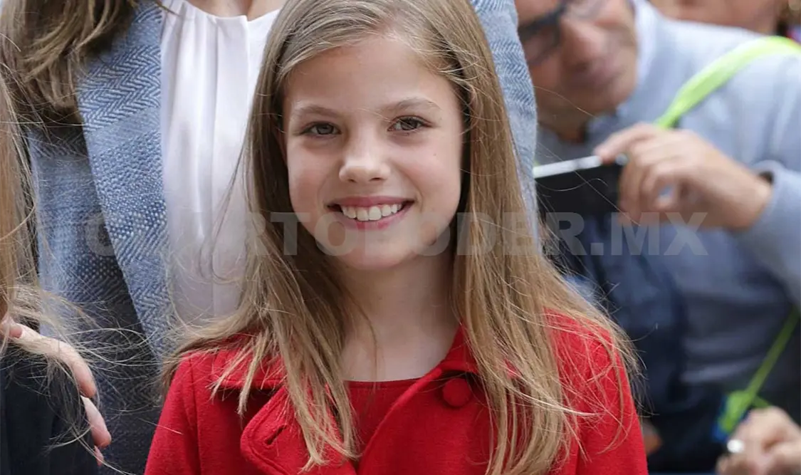 Infanta Sofía hace su primera comunión