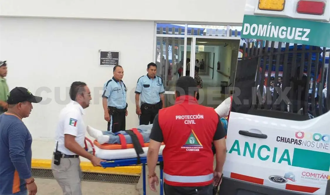 Caballo patea a vaquero y termina en el hospital