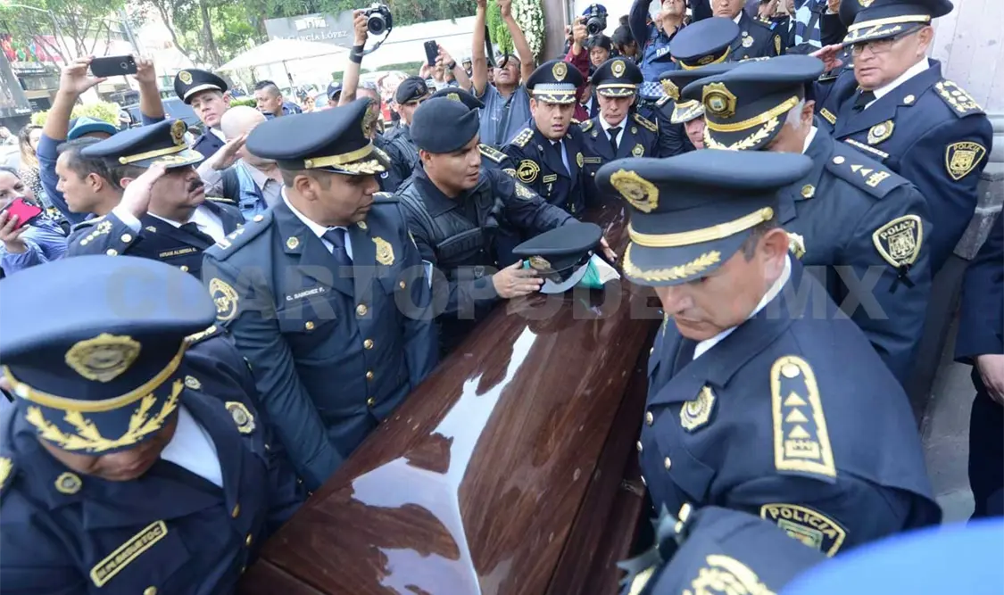 Cortejo fúnebre por policía asesinado