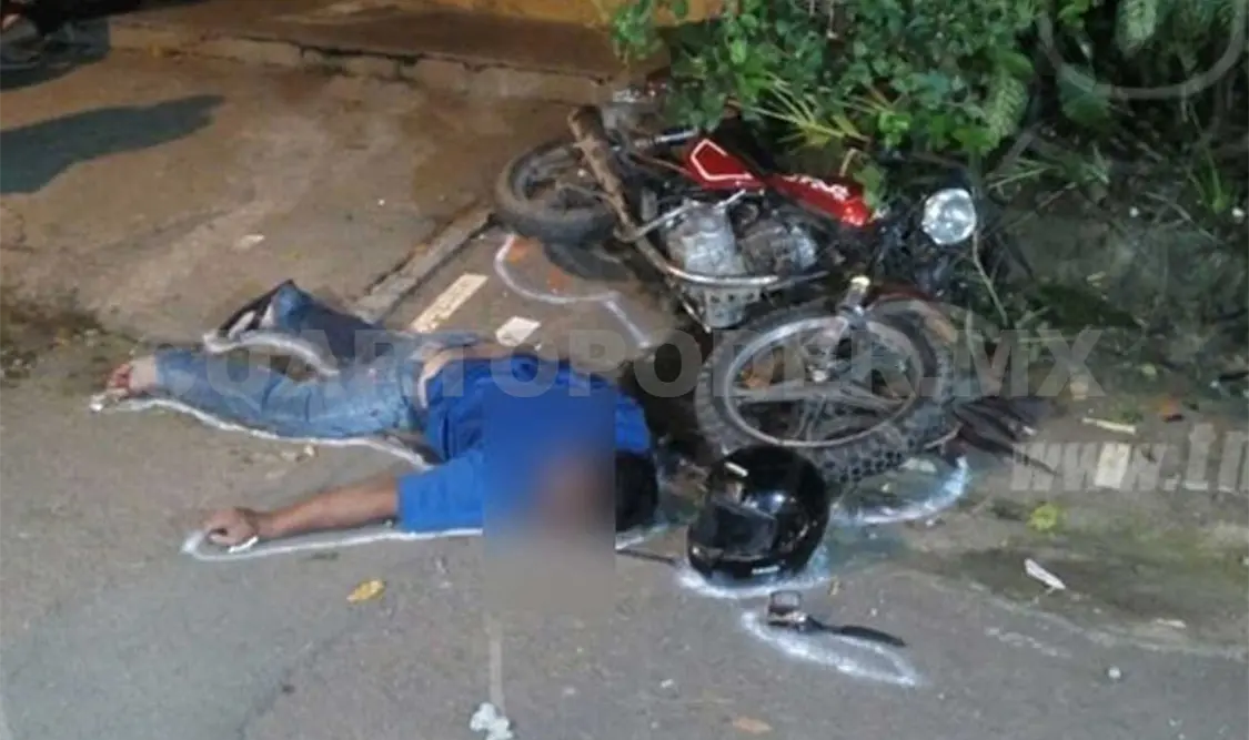 Gerardo Reyes Velázquez, de 35 años, falleció de forma instantánea tras derrapar la motocicleta que conducía. Dalia Villatoro / CP