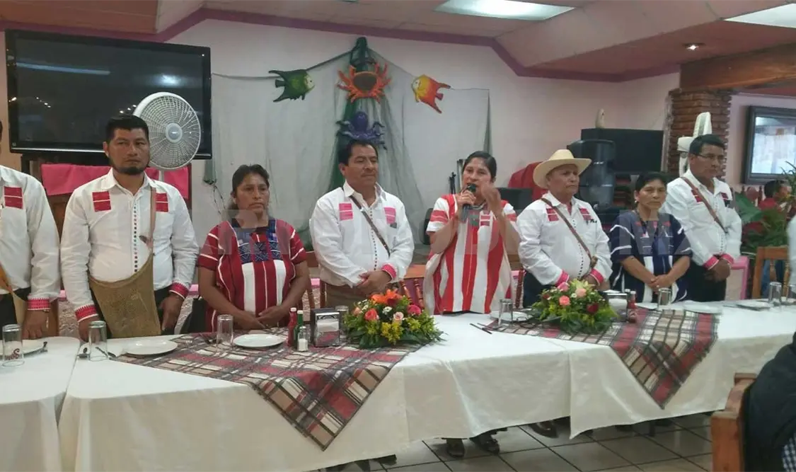 Alcalde respalda a docentes en Oxchuc