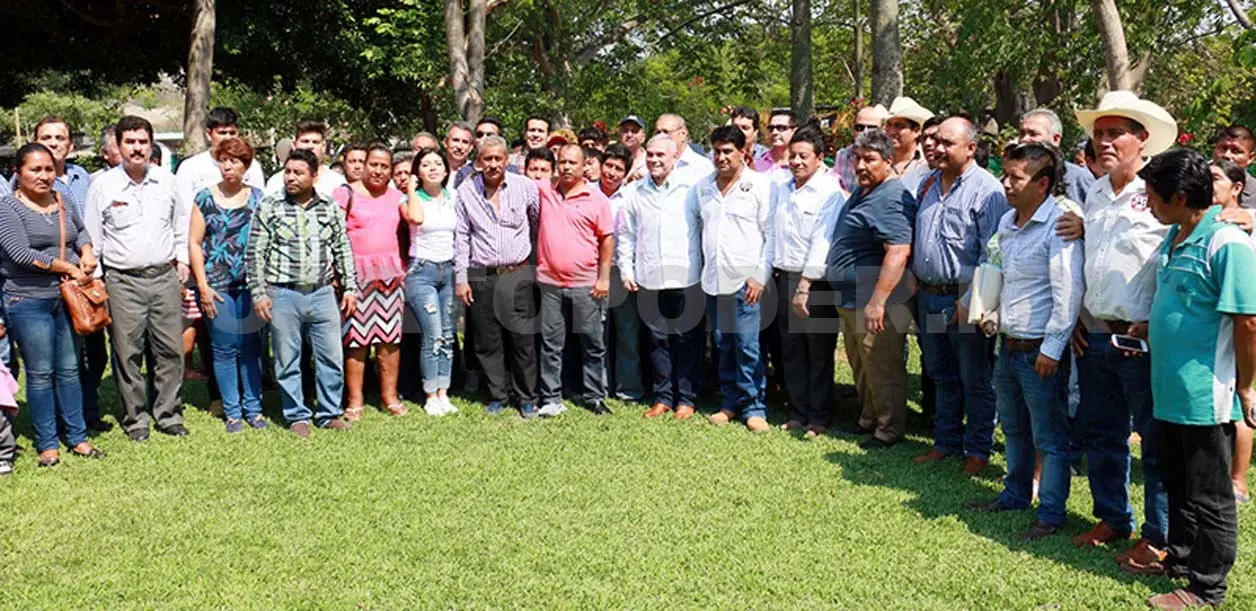 Secam sostiene reunión con organización rural