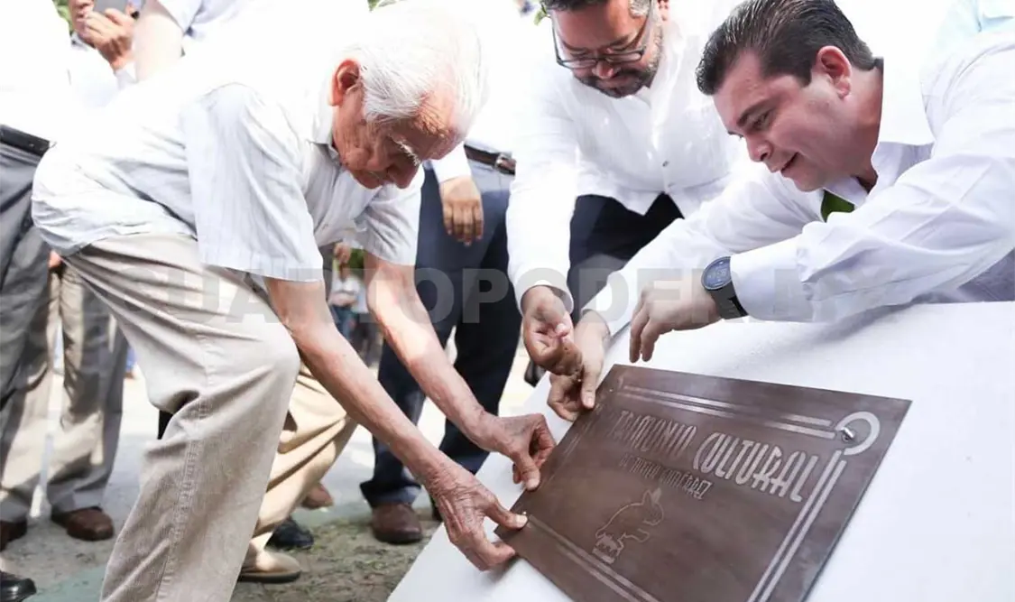 Colocan primera placa de “Patrimonio de la Ciudad”