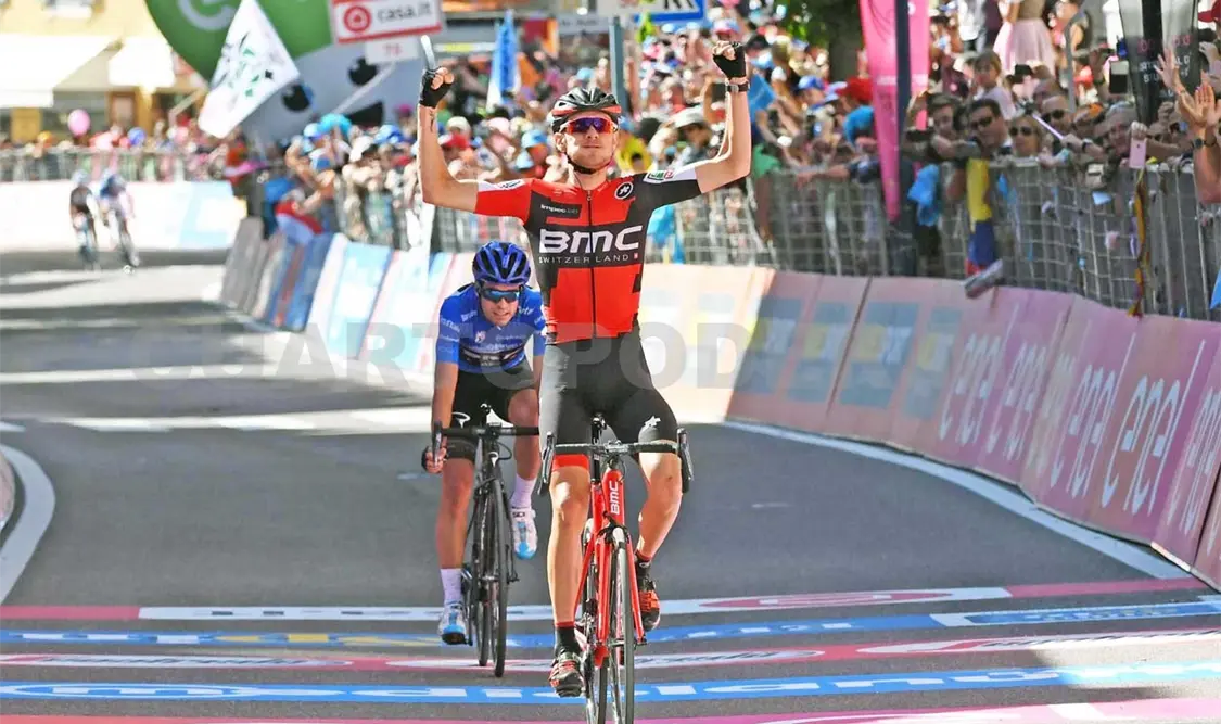 Estadounidense Van Garderen gana etapa 18