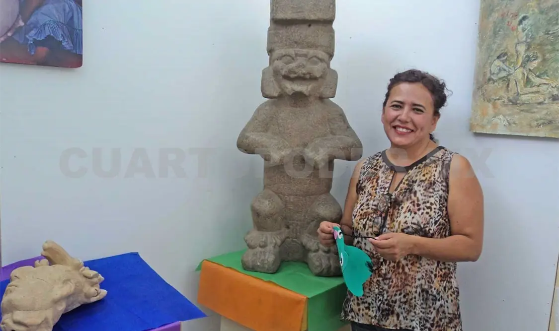 Réplica del Jaguar Danzante de Izapa, con Fanny López Jiménez. Diana Ramírez/CP