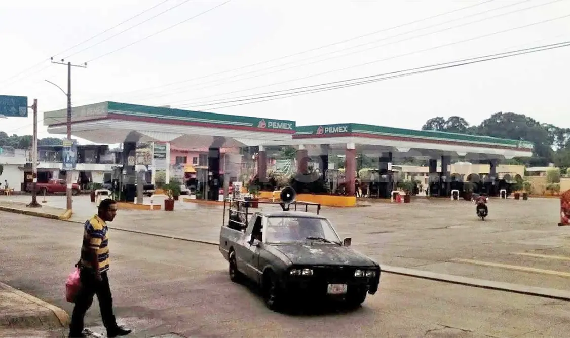Asaltantes huyen con 50 mil pesos